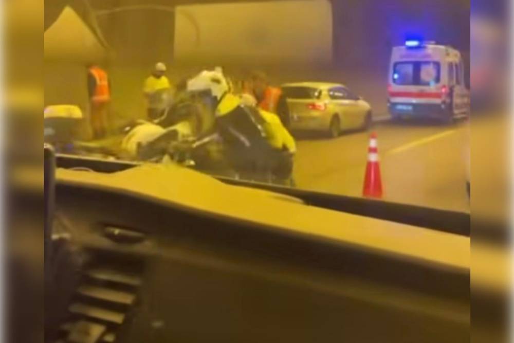 İzmir'de Bayraklı T&uuml;nelleri &ccedil;ıkışında motosiklet kazası: 1 ağır yaralı