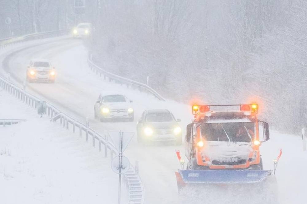 Almanya'da kış fırtınası: 3 &ouml;l&uuml;
