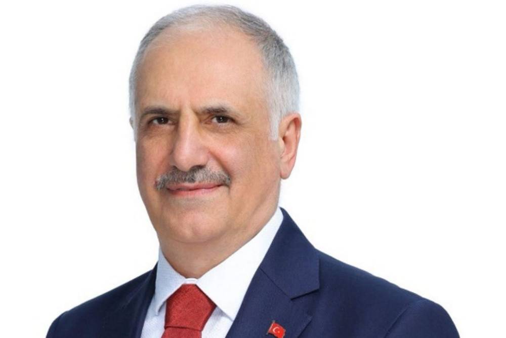 Hazine ve Maliye Bakan Yardımcısı &Ccedil;elik emeklilik dilek&ccedil;esini sundu