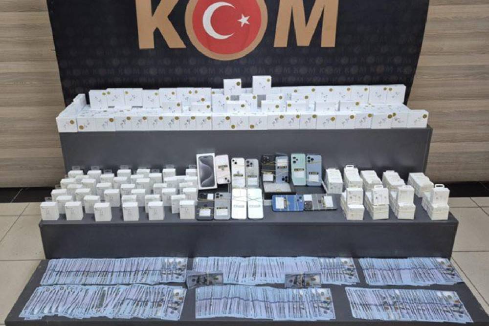 Kocaeli'de ka&ccedil;ak&ccedil;ılık operasyonunda &ccedil;ok sayıda &uuml;r&uuml;n ve sahte para ele ge&ccedil;irildi