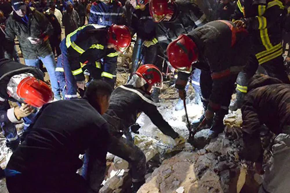 Fas'ta tarihi kentte 4 katlı bina &ccedil;&ouml;kt&uuml;: 11 &ouml;l&uuml;, 6 yaralı