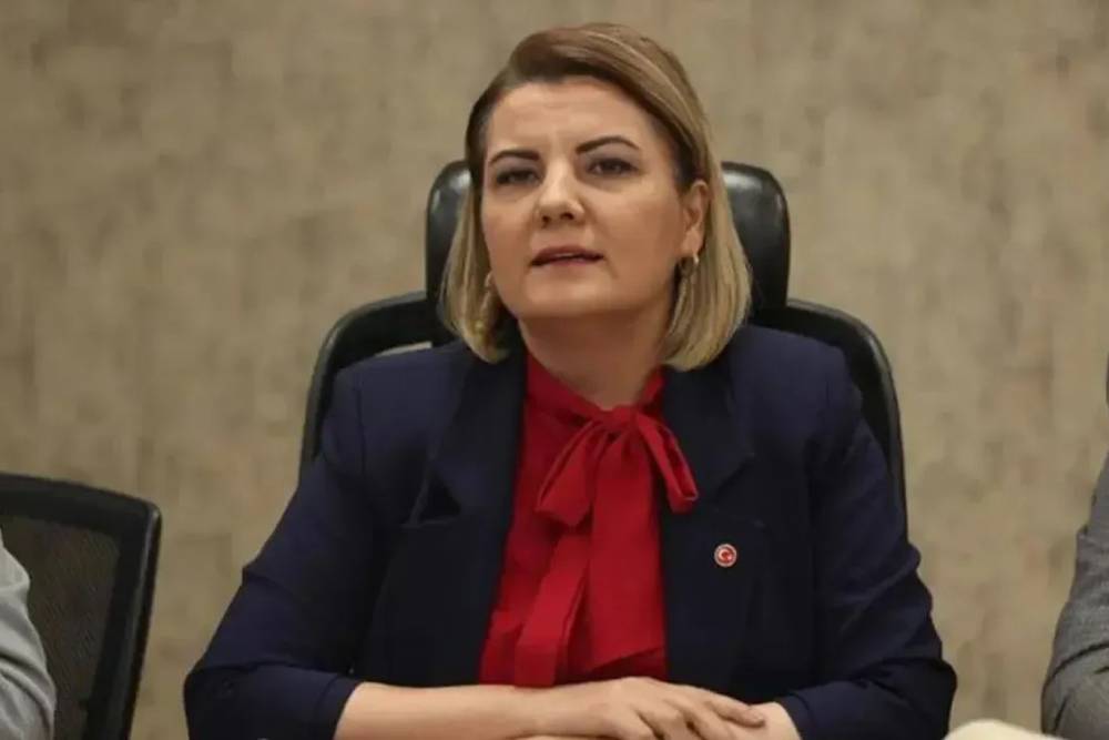 İzmit Belediye Başkanı Fatma Kaplan H&uuml;rriyet tutuklama talebiyle mahkemeye sevk edildi