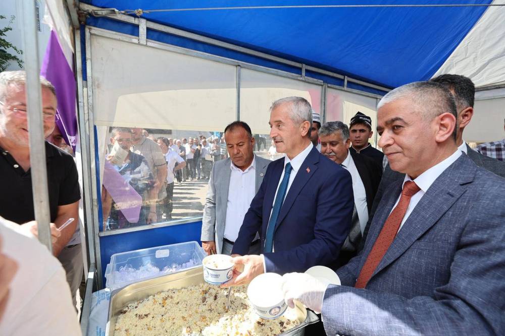 Gaziantep'te Ahilik Haftası dolayısıyla pilav dağıtıldı