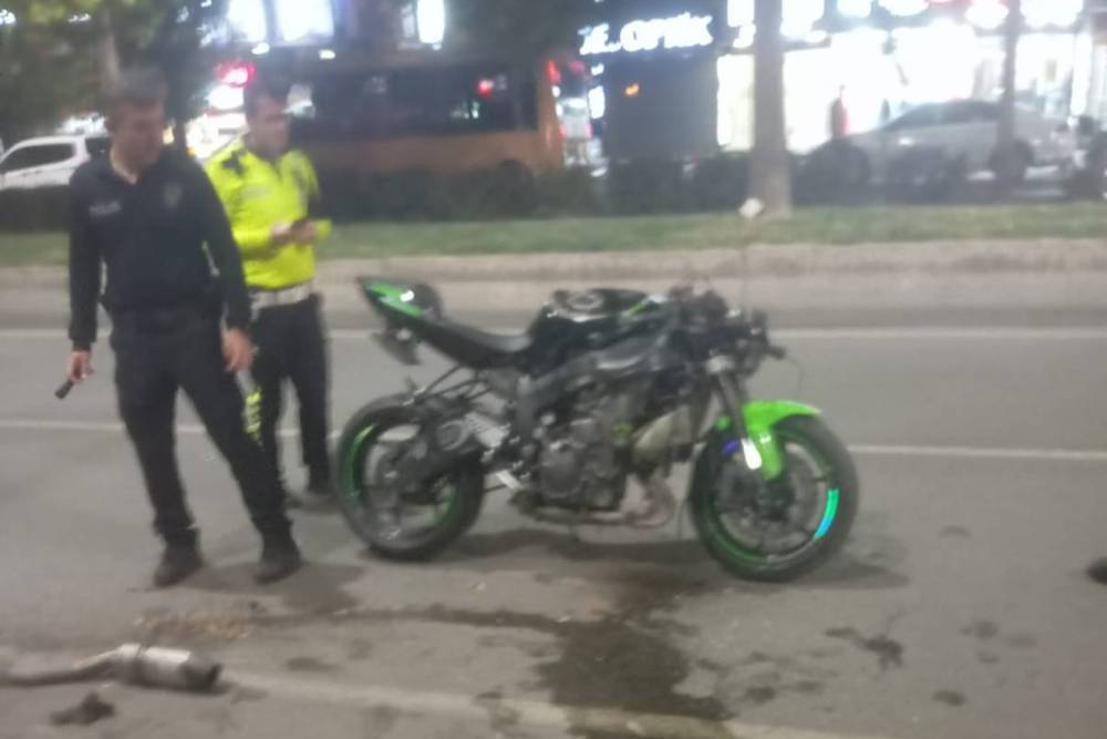 Batman&rsquo;da motosiklet yayaya &ccedil;arptı: 2 ağır yaralı