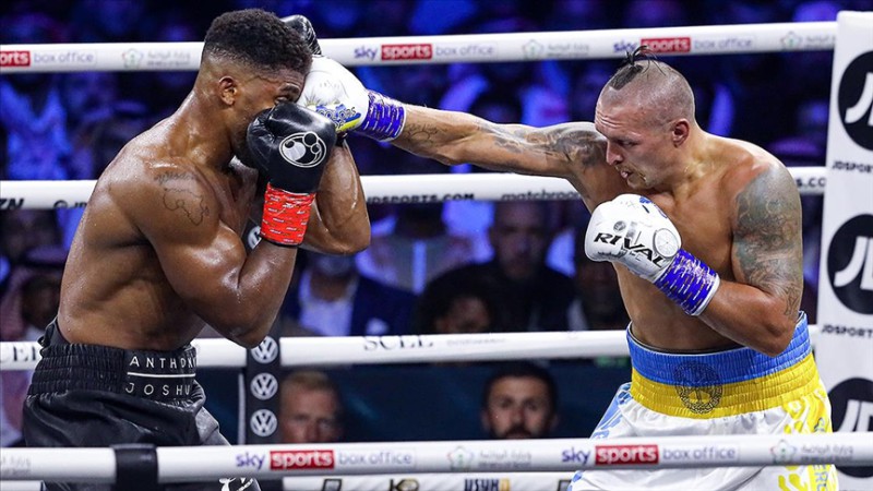 Ukraynalı boks&ouml;r Usyk unvanlarını korudu